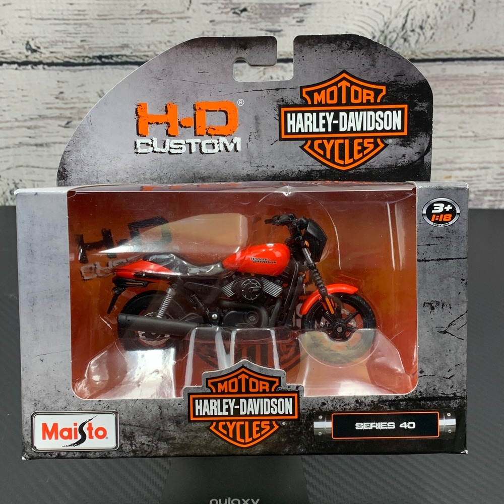 Maisto Harley-Davidson Street 750 Diecast Motorcycle 1:18 Scale Series 40